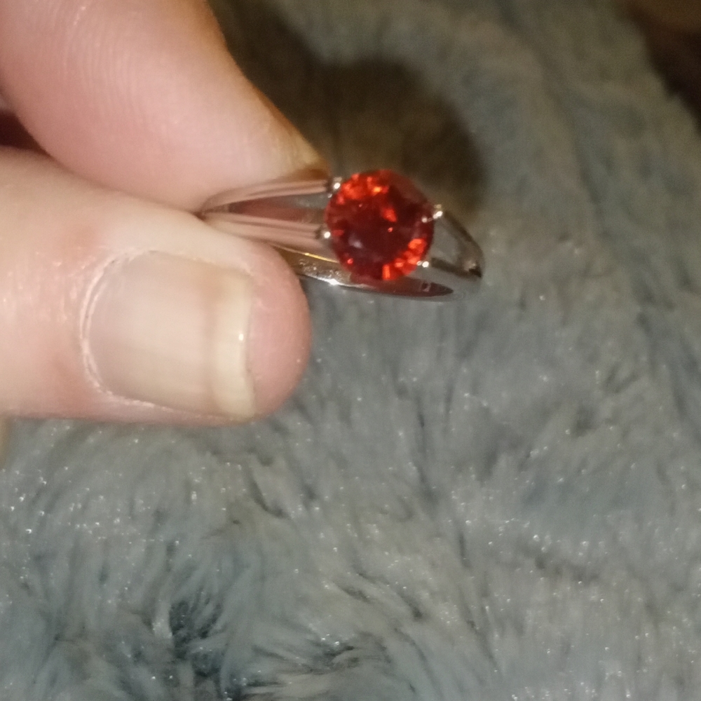 Red Ring - Picture 3 of 3